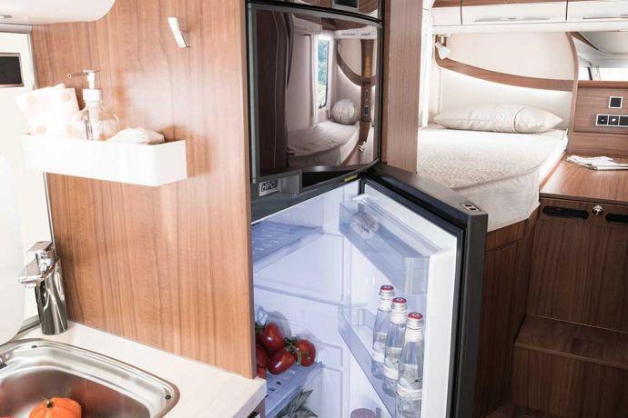 Som standard har köket i Hymermobil B-klass DynamicLine 588 ett