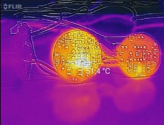 6.1.2 Laddare med låg intern temperatur De fyra laddarna med lägst temperatur efter tre minuters belastningsprov nära märkeffekten låg all under 56 grader Celsius.