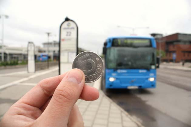 8 2 EKONOMISKA FÖRUTSÄTTNINGAR V ästra Götalands ekonomiska ram för perioden 2014 2025 är 6 351 miljoner kr. Enligt anvisningar från regeringen ska resurserna fördelas i årsramar enligt Tabell 1.