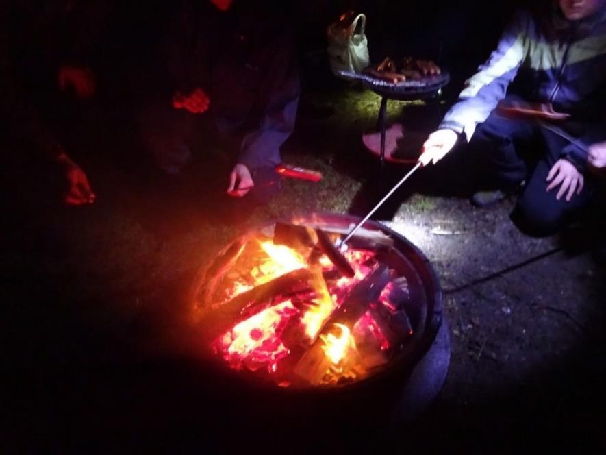 Decembergrillning Vi åker ut till en naturskön plats, grillar och får en nypa frisk luft på köpet.