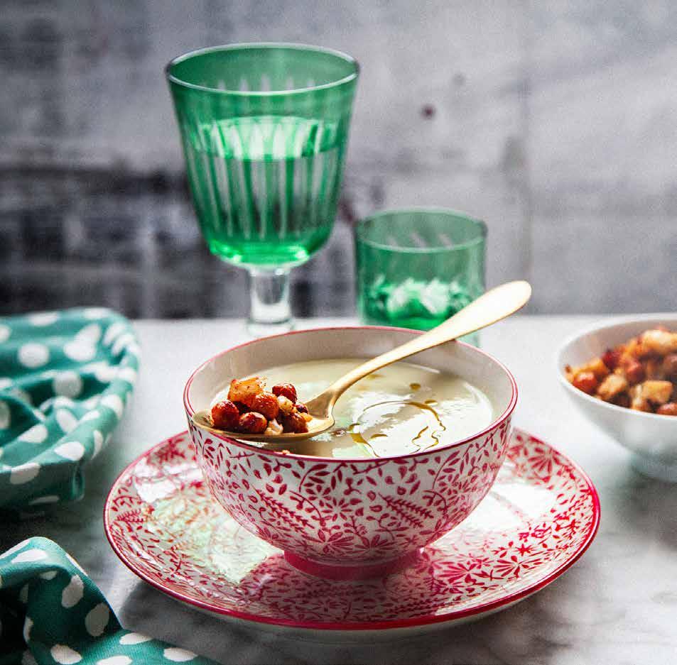 Tillbehör ½ blomkål 1 förp kikärtor ¼ tsk cayennepeppar* ½ tsk paprikapulver* ¼-½ tsk salt* ½ tsk honung* 1 tsk citronsaft 1 msk olivolja* * Bra att ha hemma Ingredienser markerade med * är varor som