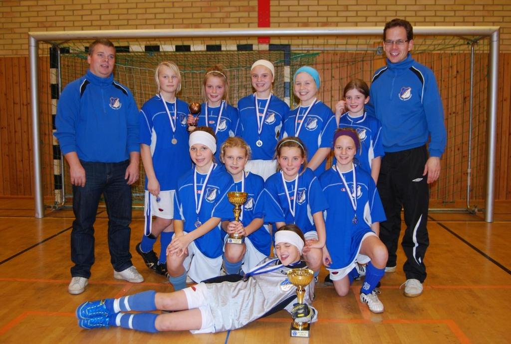 Lag 1 spelade 5-5 mot Höllviken i en riktigt svängig match. Resterande tre matcher vinns enkelt mycket pga ett bättre passningsspel och ruggig effektivitet, 13-1 mot Eriksfält i sista matchen!