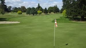 9 Efter golfen reser vi mot Hawkes Bay på ostkusten och vårt mål Napier, känd som den ledande Art Deco staden i världen.