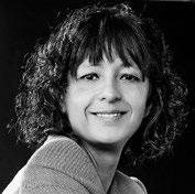 EMMANUELLE CHARPENTIER MEDICINE HEDERSDOKTOR VID MEDICINSKA FAKULTETEN Emmanuelle Charpentier föddes 1968 i Frankrike och disputerade 1995 efter studier i biokemi, genetik och mikrobiologi vid
