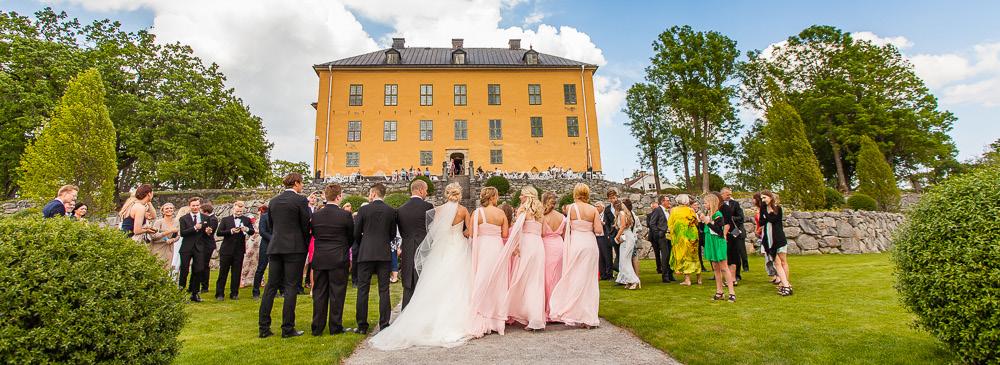 Tänk på att er personliga prägel skall spegla av sig under hela dagen. Hur vill ni att er dag se ut? Vad är er stil? Vilken mat och dryck tycker ni om? Hur viktig är festen efter middagen?