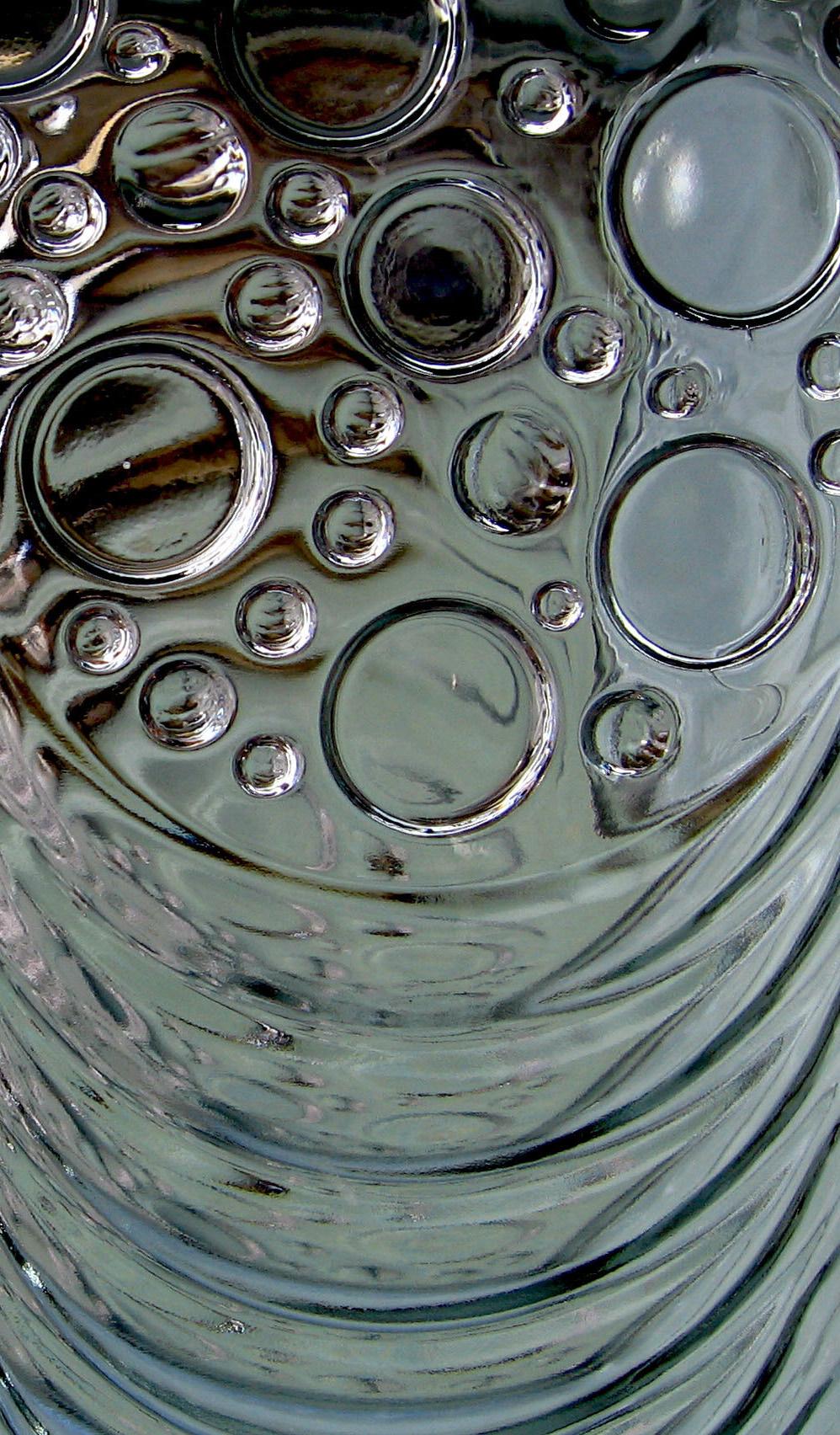 Under åren har även andra framstående glasformgivare varit knutna till Boda Glasbruk, bland de kan nämnas Monica Backström, Kjell Engman, Signe PerssonMelin, Rolf Sinnemark och Bertil Vallien. www.