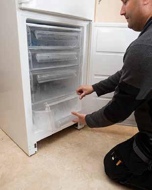 Underhåll kyl och frys så här gör du Både kylskåpet och frysen behöver lite