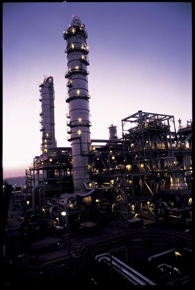Metanolindustrier Metanol är en viktig baskemikalie för många industrier Idag görs metanol främst från ångreformerad