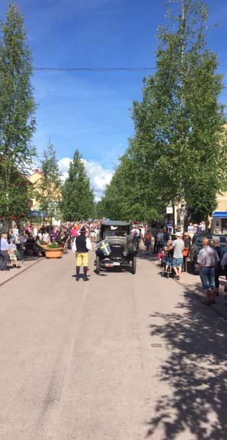 fontänen i centrum av Rättvik. Slutprovet var att räkna ut en fjäders belastningstålighet. Låter värre an det var.