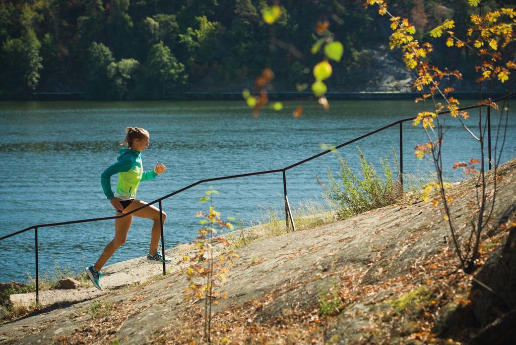 MALIN EWERLÖF OM LOVISA Jag är otroligt imponerad över Lovisas löpning den här säsongen. Jag har sett under flera år att hon haft talangen och potentialen och i år har hon fått ut allt på tävling.