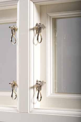 5 års garanti mot röta i trädetaljer 10 års garanti mot kondens i isolerglaskassett (2+1 glas) 10 års garanti på kittets vidhäftning mot glaset OBS!