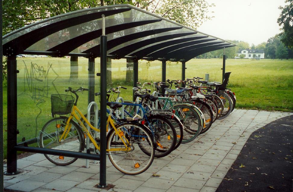 - minska onykter cykling - vid cykling använda belysning, reflexer, reflexväst och cykelhjälm - uppmuntra fastighetsägare till att bygga cykelställ med tak i syfte att skydda cyklar från att utsättas