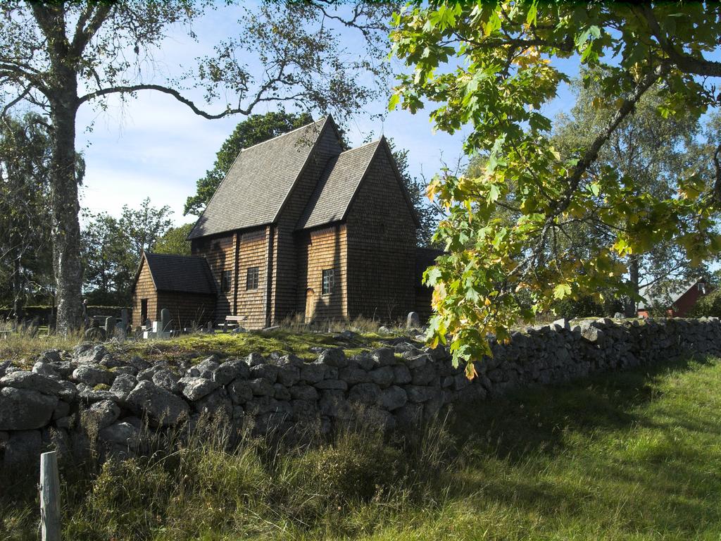 KAP 6. ALLMÄNNA INTRESSEN Granhults kyrka foto: Hans Boman utägoområde i öster-nordost med Hjärtsjön och en del mindre sankområden. Söder om Hjärtsjön finns torpet Flyrås ännu kvar.