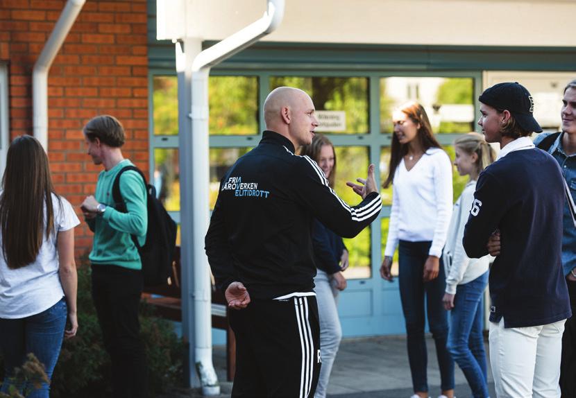 Ledarskap Vårt intresseområde Ledarskap är för dig som vill utveckla dina ledaregenskaper och lära dig mer om mänskligt beteende.