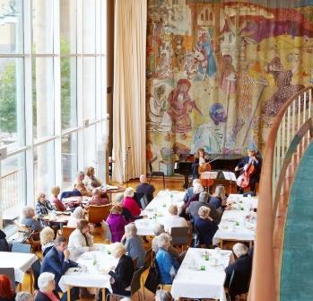 Kontakta Eva Åstrand (se sid. 2) Teater, opera m.m. I samband med anmälan görs inbetalning till bankgiro 403-3502 "Eva Bergman Teater". Det går även bra att betala till Swedbank konto 8105-9 904.680.