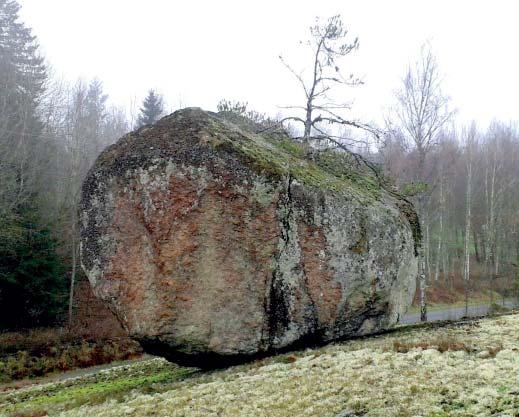 STORA OCH LILLA SILPINGE Stora Silpinge är en så kallade klungby där gårdarna ligger som i en klunga längs en byväg som gör en oval istället för att gå som i en rak linje, vilket utmärker den