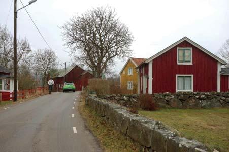 ÖSTRA KUSTEN Kuggeboda, Gö, Gö udde, Gökalv, Göholm och Aspan Öster om Ronnebyån och Ronnebyfjärden byter landskapet skepnad och skiljer sig mot det landskap som fi nns i Brunnsområdet eller västerut