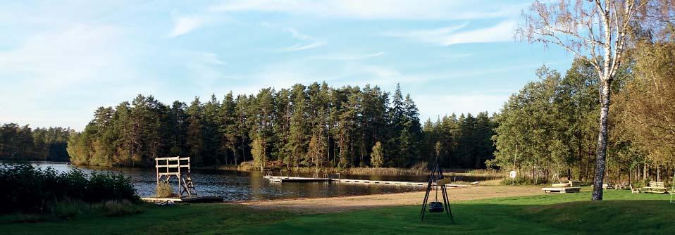 ERINGSBODA Vid skolan fi nns en stor skog och där kan man bygga många kojor Eringsboda fungerar som centralort och mötesplats för de nordöstra delarna av kommunen.