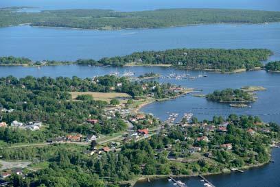 Östra Varevägen och stignätet. Vid Östra Varevägen är stignätet ovanligt stort, rikt varierat och sammanhängande vilket skapar god tillgänglighet.