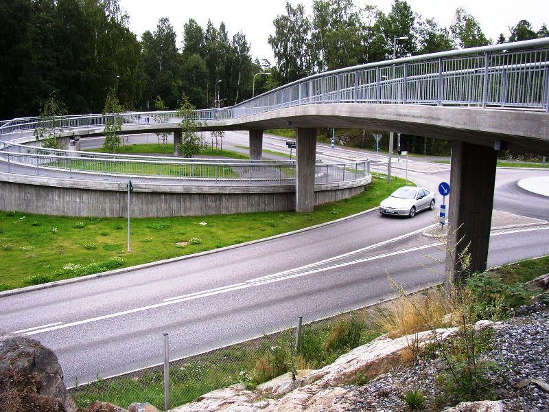 Betong Betong består av cement, fyllmaterial