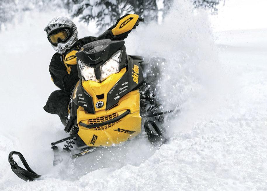 Intruder hjälm