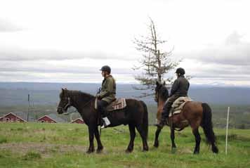 För alla som är födda 2003 eller är äldre Nora Grath och Lina Jerkelius konfirmerades i Värmdö kyrka den 23 april tillsammans med 24 andra konfirmander.