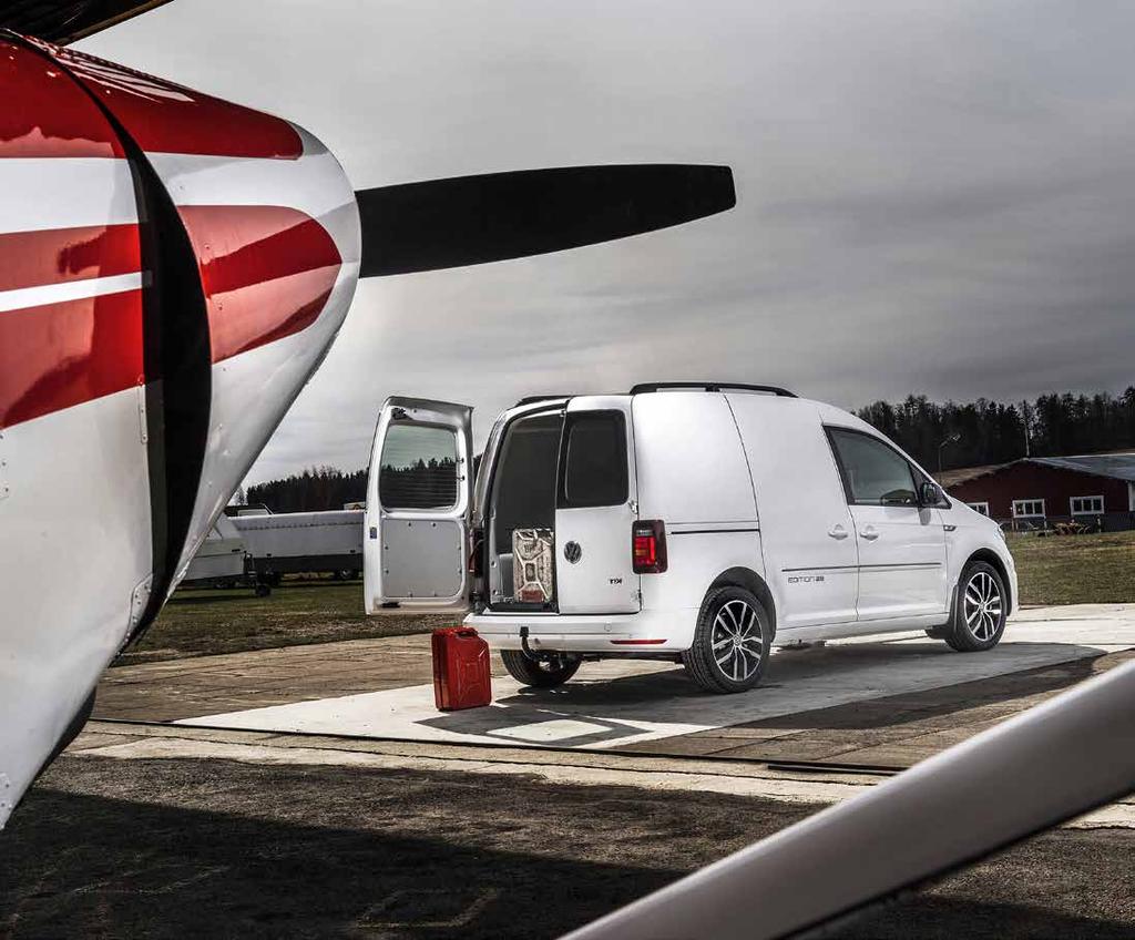 DET KOSTAR ATT ha luft under vingarna. Flygbränslet för kolvmotorer, UL91 Avgas, går på omkring 21 kronor per liter. Caddy fungerar självklart utmärkt som klargörare.