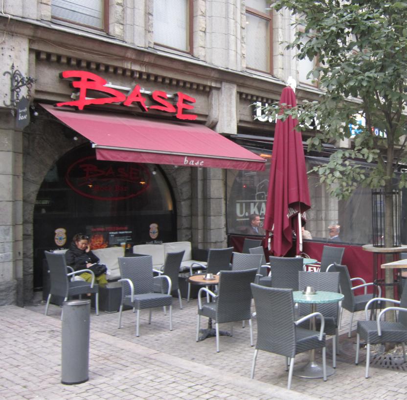 6 GRUNDANDE AV RESTAURANG ELLER CAFÉ På restauranger/caféer med högst sex (6) kundplatser behöver det inte finnas någon separat kundtoalett.