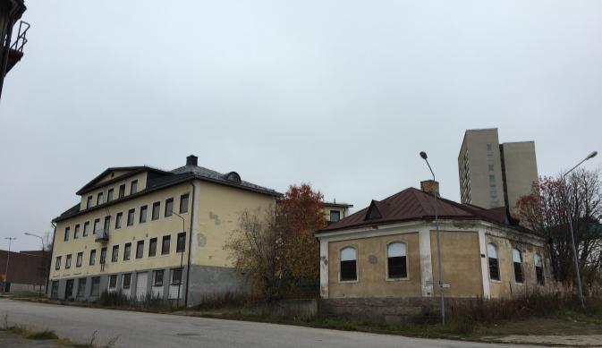 VÄSTRA