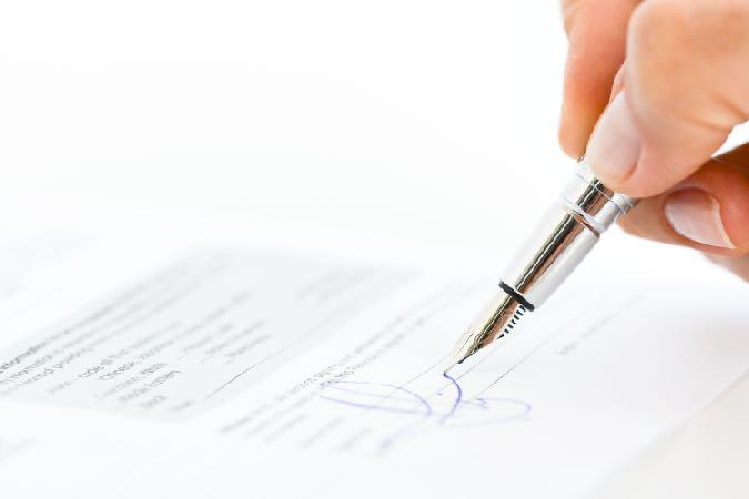 Om man dör utan att ha upprättat ett testamente i Spanien, bestämmer lagen i den avlidnas hemlandet vem som blir arvingar och hur stor andel som går till var och en.