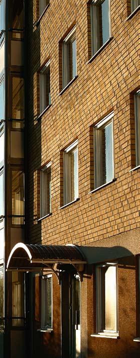 tre steg mot effektivare energianvändning 1 Inglasningen av balkongerna gjorde att värmeförbrukningen minskade med 8 10%, golvdraget upphörde och det blev varmare i lägenheterna.