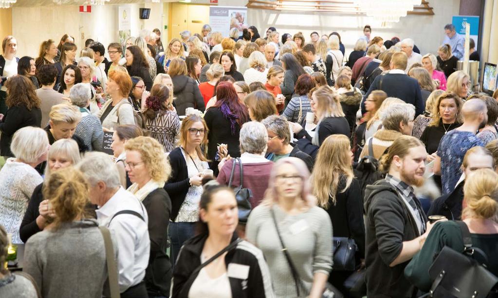 Pernilla Edström och Susanne Lundin mötte och registrerade