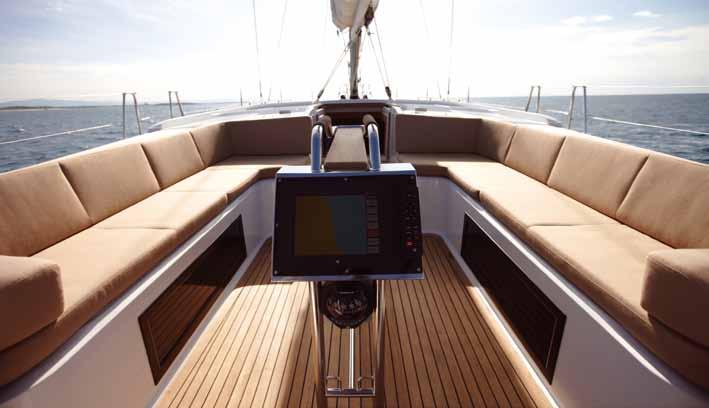 Mitre, den infällda ventilen Lewmar Flush Mitre Portlight fitted to Hanse 545 cockpit Ventilmått Cut-out Dimensions Y Y1 R R1 X X1 Z All sizes Area 2A.