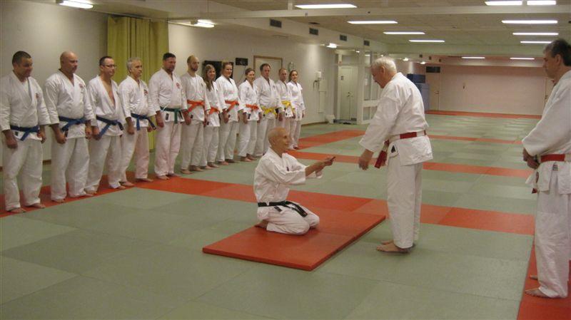 Sluthälsning, God Jul och ett riktigt Gott Jiujitsuår 2017! Forts fr sid 2. Varmt välkomna till en ny vårtermin i just din klubb.