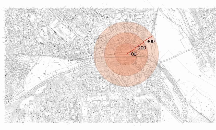 Sid 4 (12) Inom hundra meter (fågelvägen) från den stora parkeringens mittpunkt nås de första bostadskvarteren och riksväg 51. Inom 200 meter från mittpunkten nås före detta stationsområdet där bl.a. Curt Nicolingymnasiet avses att uppföras, inom detta avstånd nås även en del av den offentliga och kommersiella servicen.