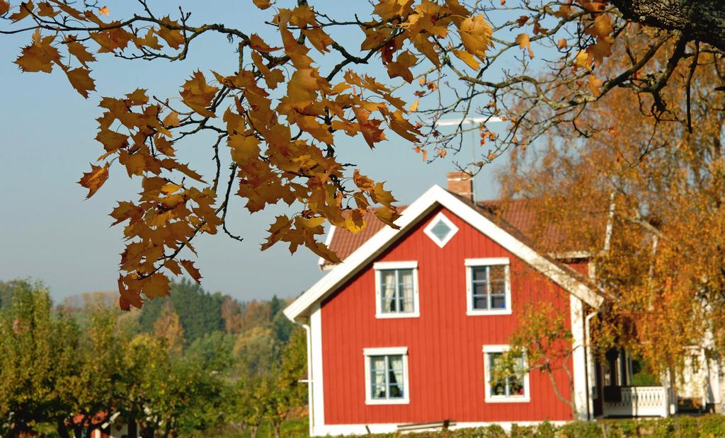 Utställning Lotte Sigfridsson visar och berättar om tryckta bonader som hon samlar på. Det är bl.a. av Inger Åberg, Bodil Wallman och Astrid Stampe. Fika till självkostnadspris.