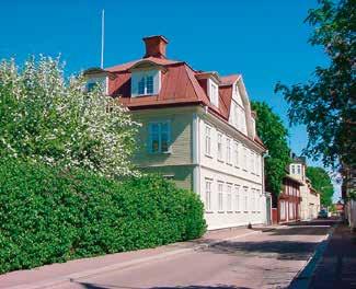 Mot Ljusterån planeras låghus med ca 10 hyreseller bostadsrätter. Säterbostäder AB är fastighetsägare.