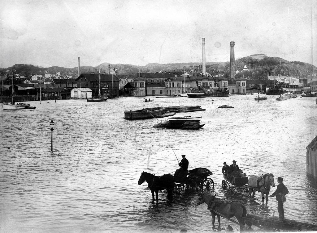 1911