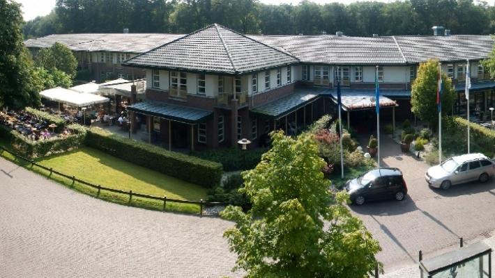 Golden Tulip Tjaarda Oranjewoud Mitt i de vackra nederländska omgivningarna ligger Hotel Golden Tulip Tjaarda Oranjewoud.
