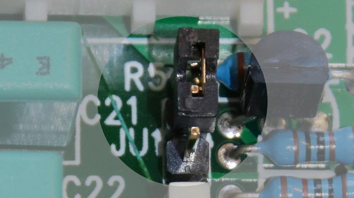 Driftsättning / Test Systemet fungerar normalt då indikeringsdiod på skåpluckans utsida lyser med fast grönt sken. Se frontpanel för övriga statusindikationer.