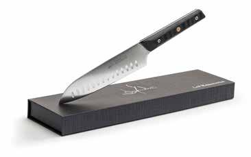 GÅVA NR 3 & 4 Kockkniv 20cm Japansk kockkniv 18cm Leif Mannerströms berömda signatur på knivbladet. Levereras i en exklusiv presentkartong.