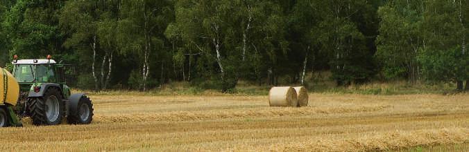 KRONE Comprima kombipressar erbjuder föraren en mycket bekväm manövrering.