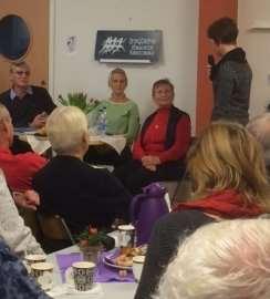 Många kom för att lyssna på samtalet med Toini, Alf Brorsson och Linda Bengtsson. En mycket uppskattad tillställning.