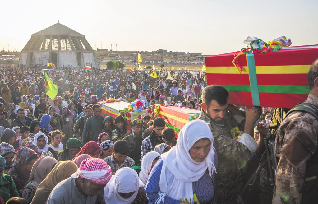 Kurdiska YPG, som ingår i SDF, har ända sedan 2014 varit allierad med USA-koalitionen i kampen på marken mot IS-jihadisterna.