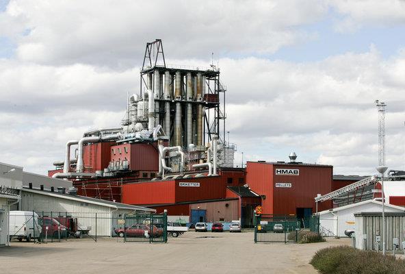 TORV- OCH PELLETSPRODUKTION HMAB har tillverkat torra biobränslen sedan 1989 vid anläggningen i