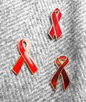 breda allmänheten. Valet görs av Hiv-Sveriges styrelse. Utmärkelsen består av ett diplom samt en Red Ribbon-medalj i guld och granater av smyckedesignern Michaela de la Cour.