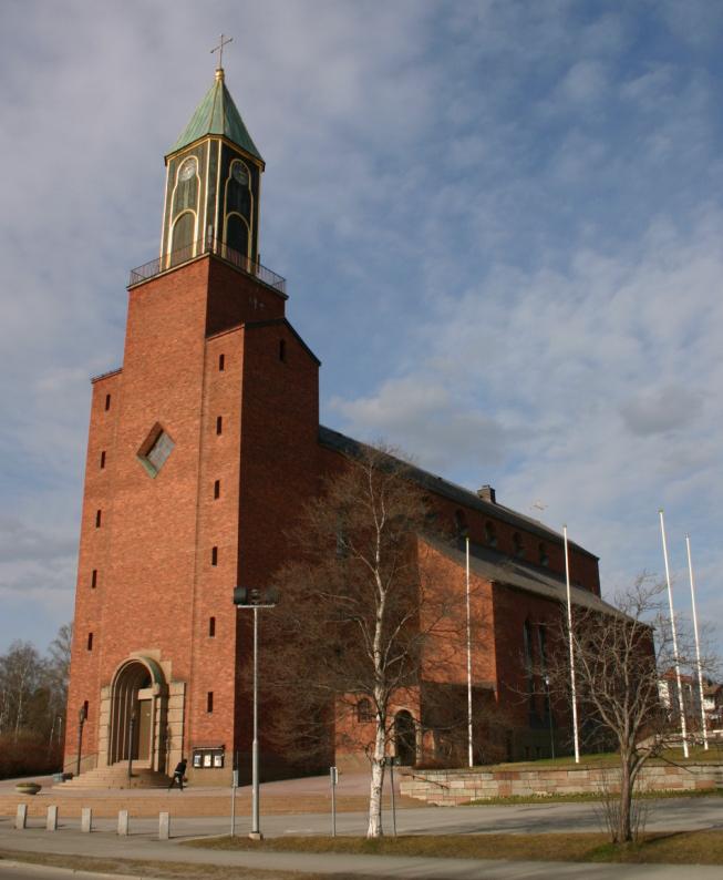Stora kyrkan, Östersund Installation av toaletter, ny inredning, flytt av dopfunt samt ny textilförvaring 2009