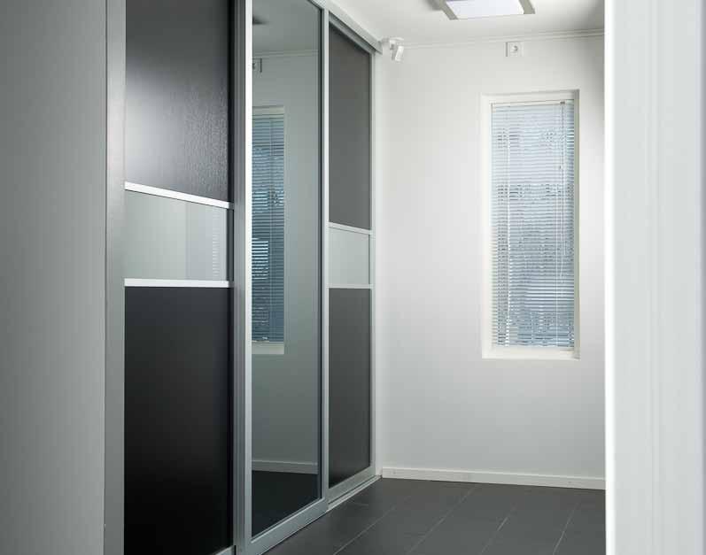 EXCLUSIVE DÖRRMODELLER Exclusive är en av Stirpes nya dörrmodeller. De massiva profilerna finns i fyra olika färger.