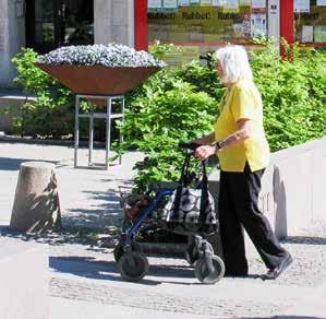 Golv Tillgänglighet Ledstråk för personer med synnedsättning ska finnas längs huvudstråken, vid kommunikationspunkter och på offentliga platser, i de fall naturliga ledstråk, till exempel en enhetlig