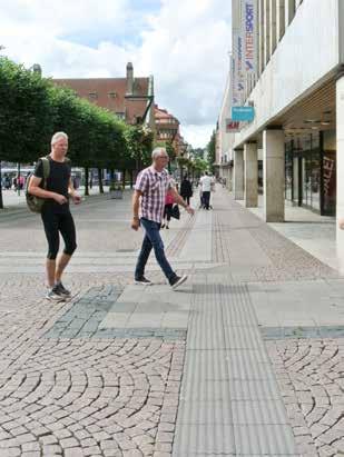 Ledstråk utformas med sinus- och kupolplattor i kontrastfärg. Kupolplattor läggs vid knutpunkter och där extra uppmärksamhet krävs, exempel vis vid övergångsställen och busshållplatser.